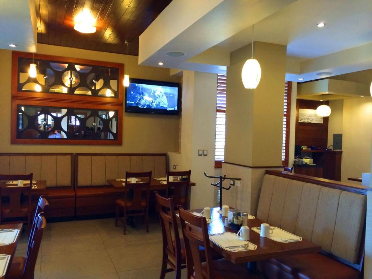 Best Western Cumbres Inn Cd. Cuauhtemoc エクステリア 写真