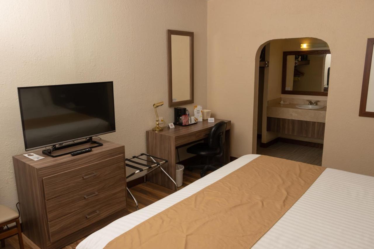 Best Western Cumbres Inn Cd. Cuauhtemoc エクステリア 写真