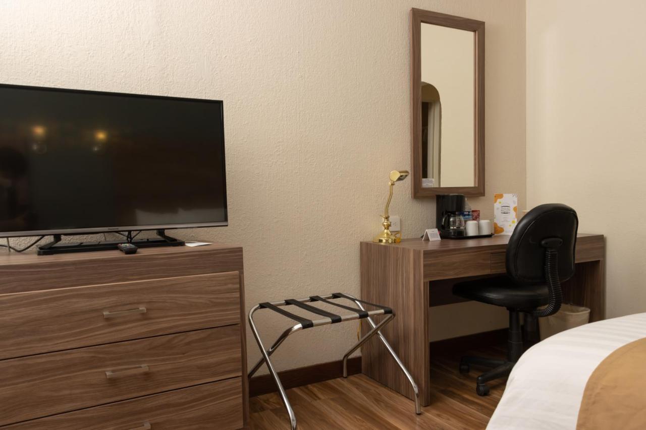 Best Western Cumbres Inn Cd. Cuauhtemoc エクステリア 写真