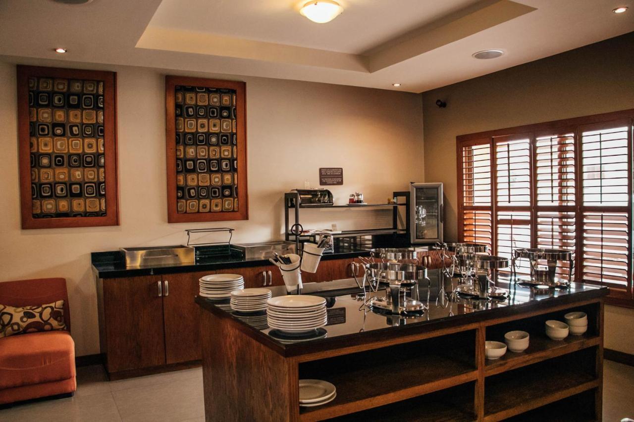 Best Western Cumbres Inn Cd. Cuauhtemoc エクステリア 写真