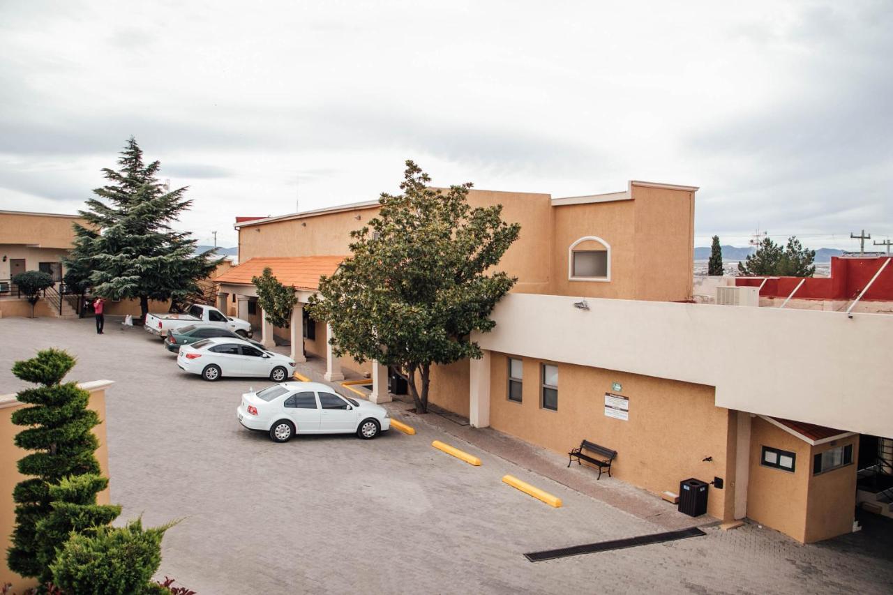 Best Western Cumbres Inn Cd. Cuauhtemoc エクステリア 写真