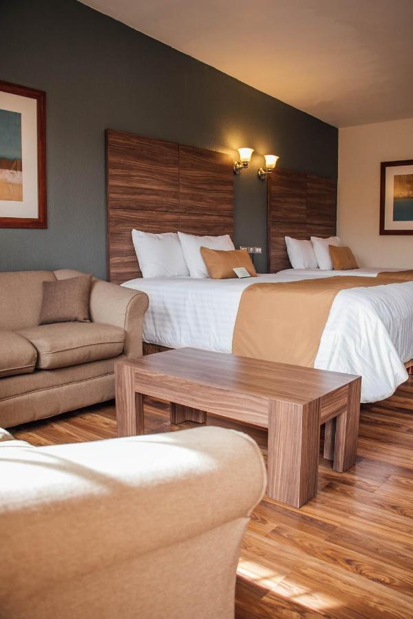Best Western Cumbres Inn Cd. Cuauhtemoc エクステリア 写真